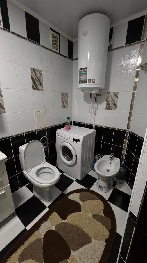 Просторі Та Комфортні Апартаменти «Д.І.М.» Kamianets-Podilskyi Exterior foto